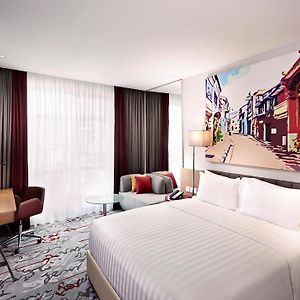 Privilege Luxe Room 1 queen bed
